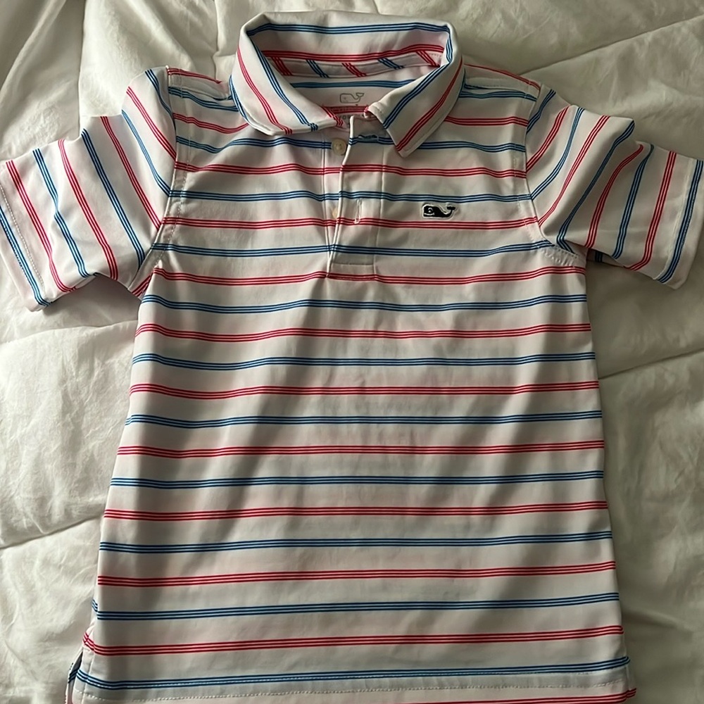 Vineyard Vines 2T performance polo.